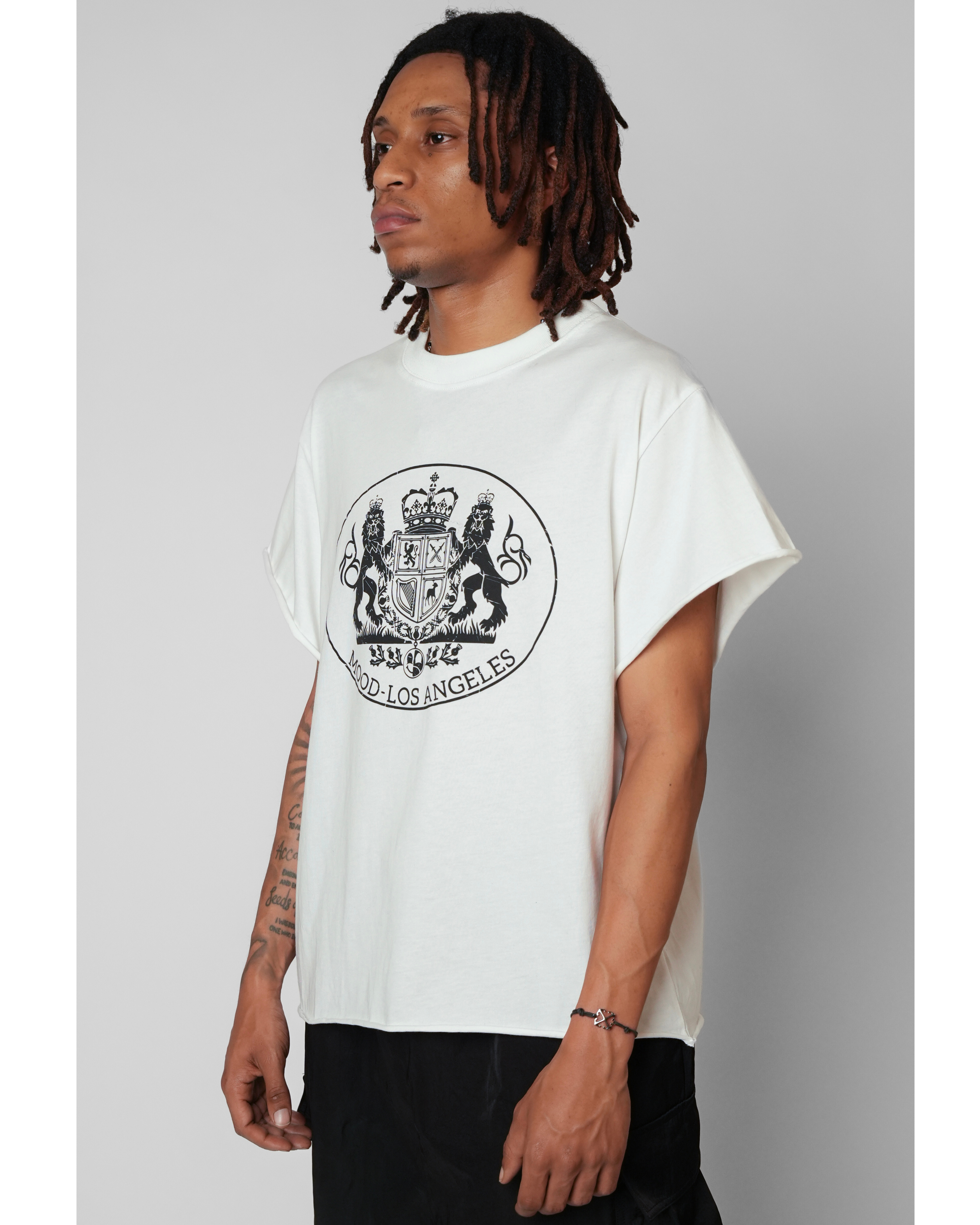 COAT OF ARMS TEE